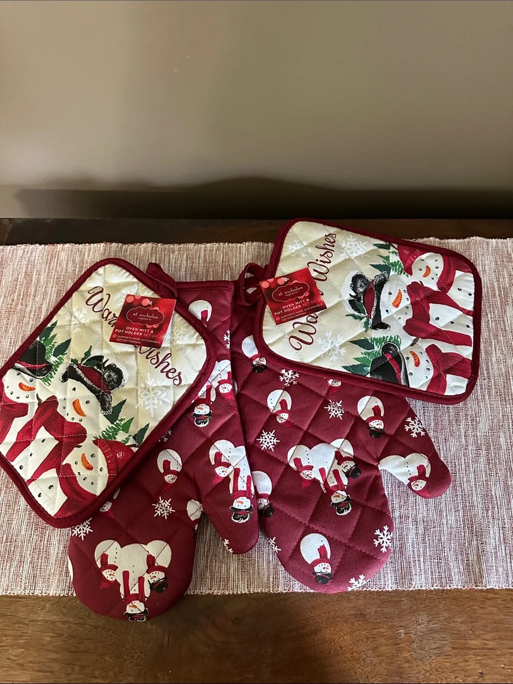 St. Nicholas Square Red and Cream Snowman Oven Mitt and Pot Holder Set